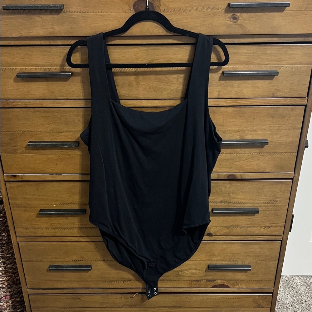 Old Navy Black Scoop Neck Bodysuit - 3X